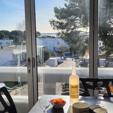 La Voile Bleue Ou Il Fait Bon Etre Et Commerces A Pied Apartment *