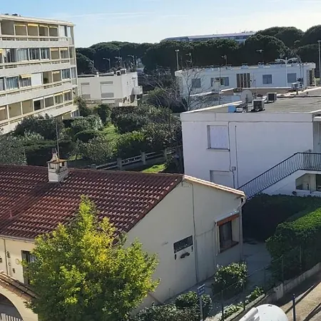La Voile Bleue Ou Il Fait Bon Etre Et Commerces A Pied لو غراو دو روا